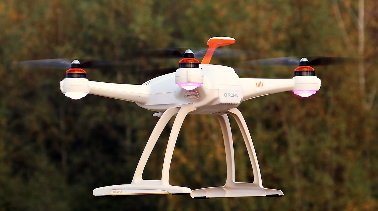 Co warto wiedzieć przed zakupem pierwszego drona?