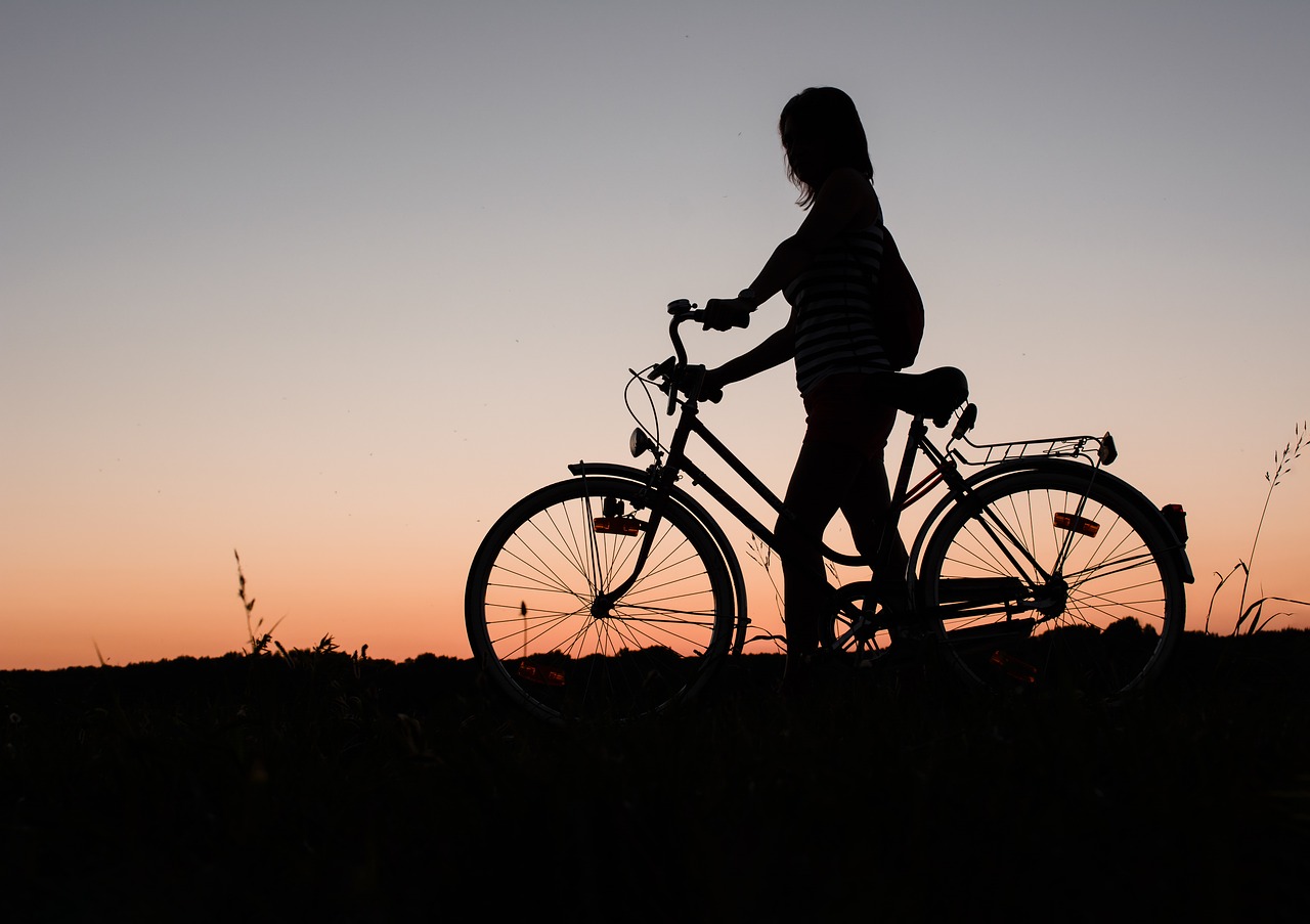 Wycieczki rowerowe ze smartfonem – o czym musimy pamiętać?