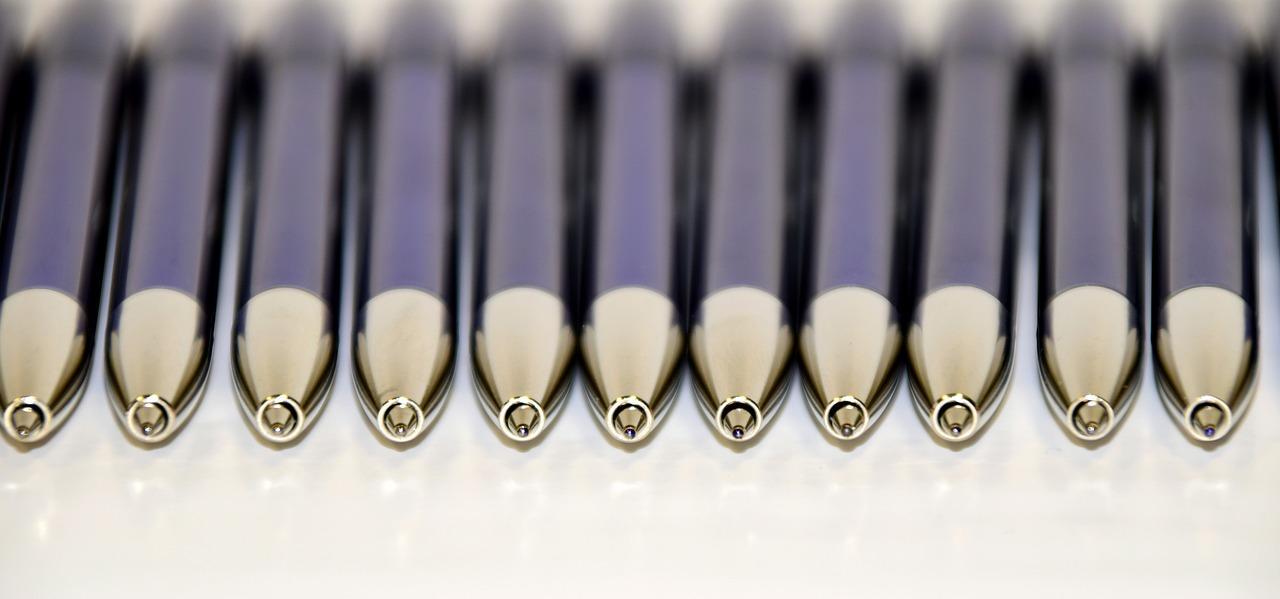 Czym charakteryzują się długopisy wykrywalne?