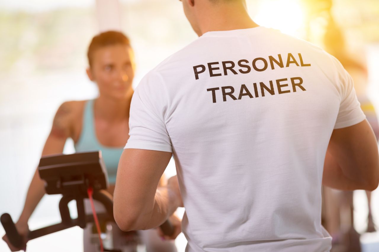 Jakie zalety wiążą się odbyciem treningu EMS z trenerem personalnym?