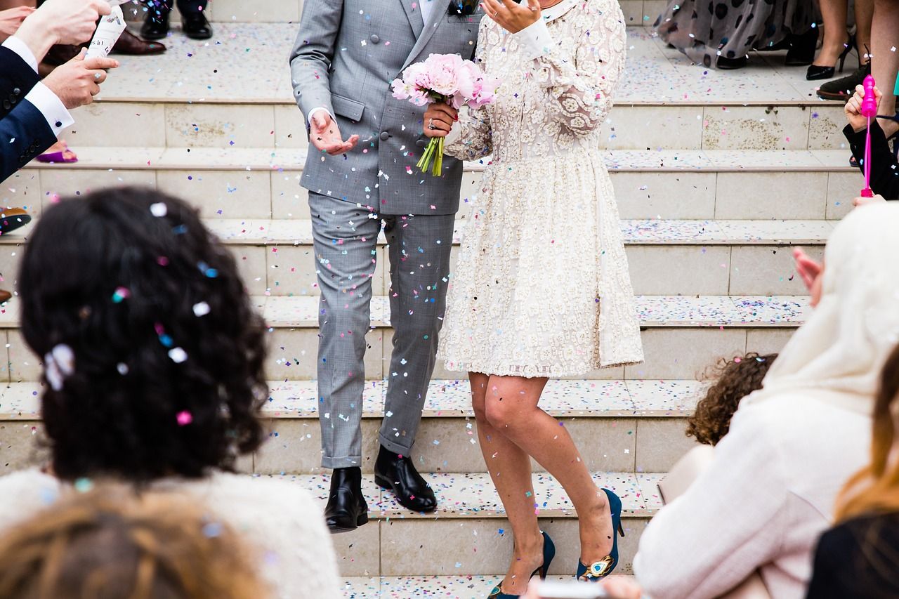 Rodzaje sukni ślubnych – jak dobrać tą idealną na ślub cywilny?