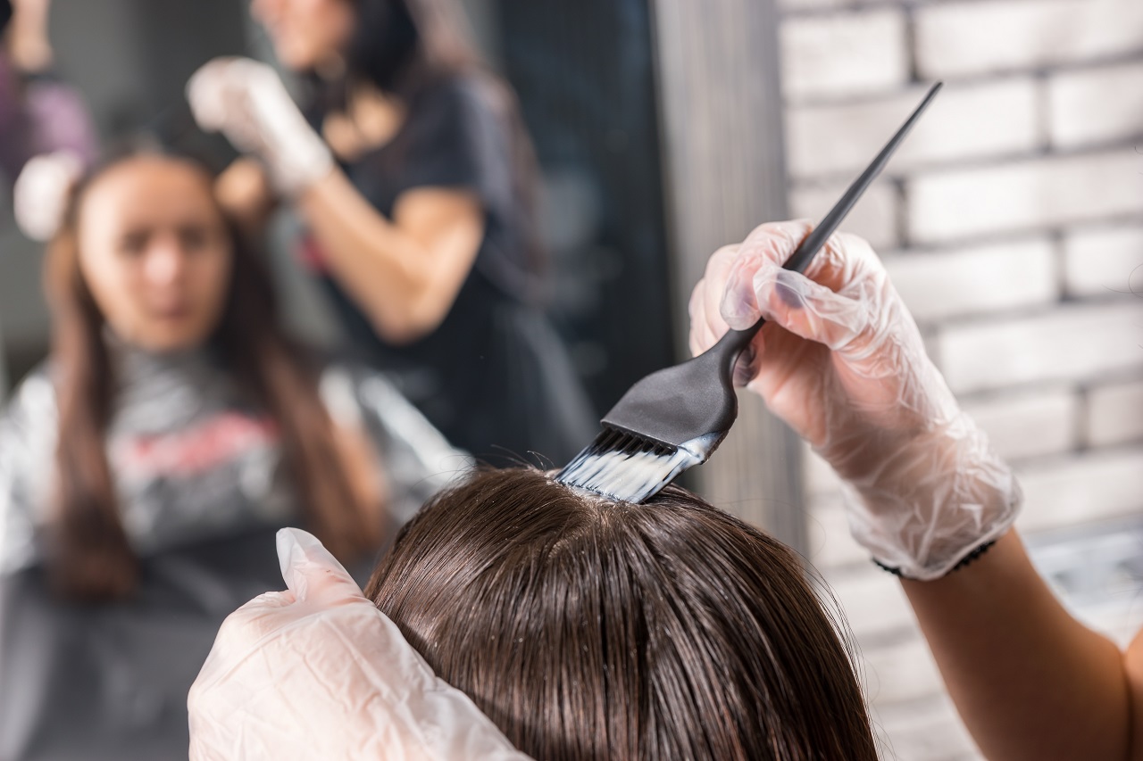 Szkolenia nanoplastia, strzyżenie męskie, kolory – kursy fryzjerskie, z których warto skorzystać