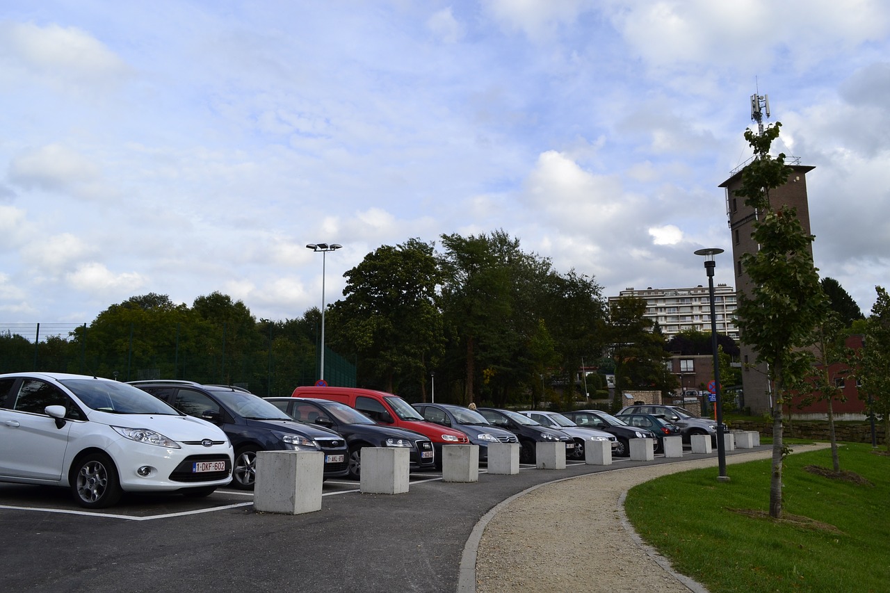 W co powinien być wyposażony dobry parking samochodowym?